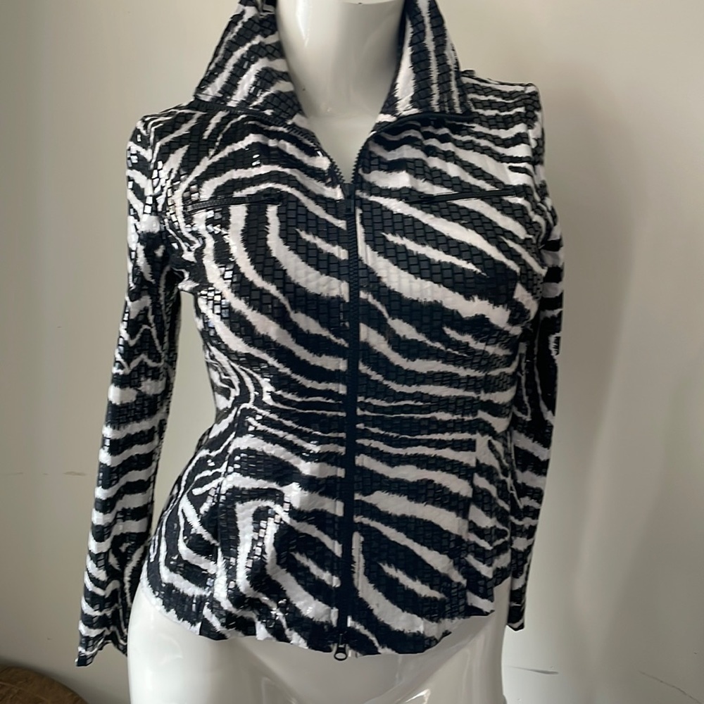 Nabi shiny jacket